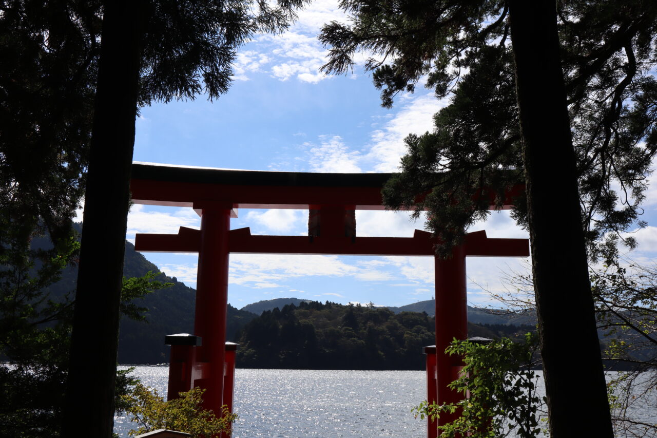 箱根神社平和の鳥居