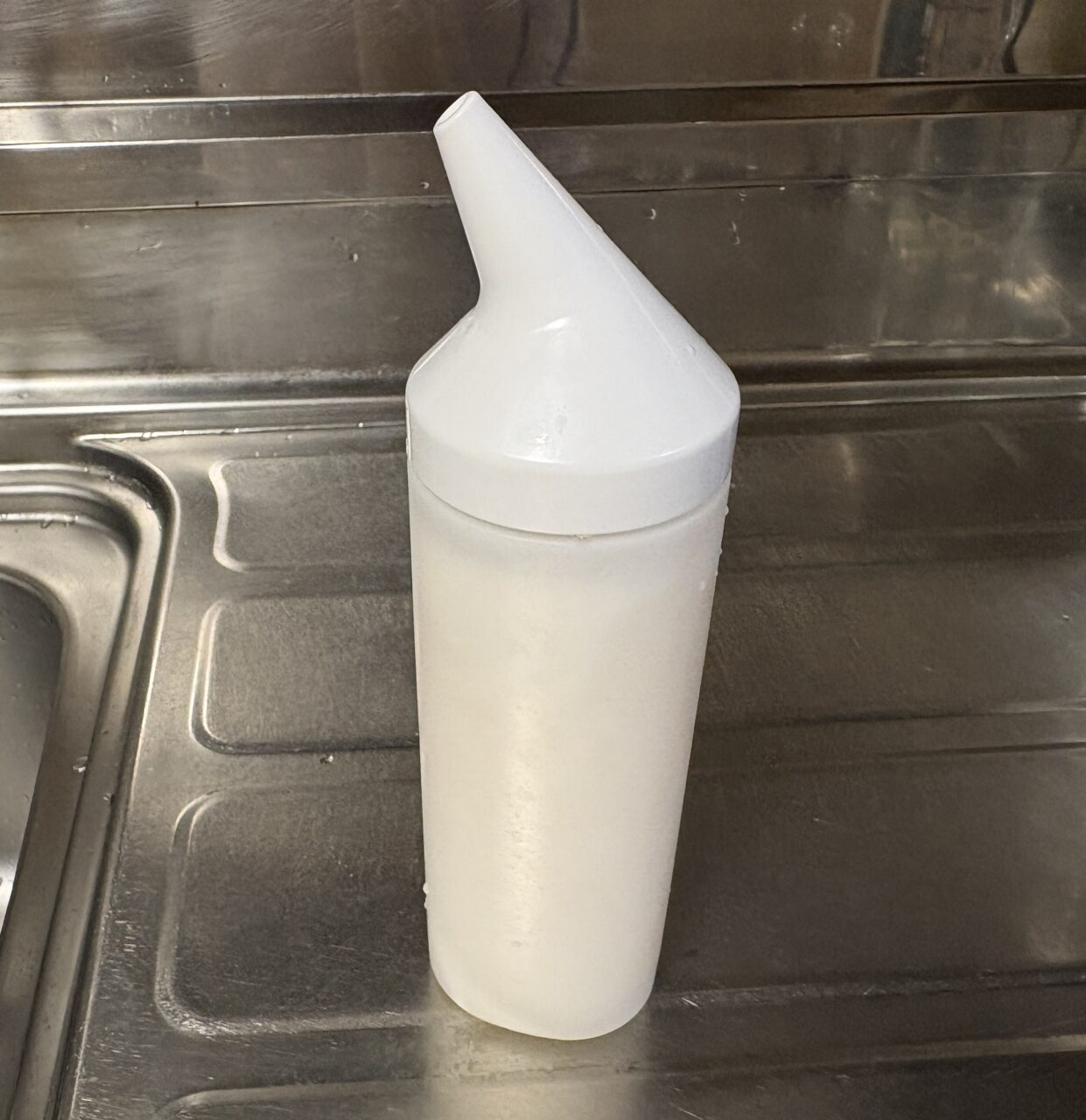 オカ PLYS(プリス) プリスベイス 食器用洗剤ディスペンサー ホワイト